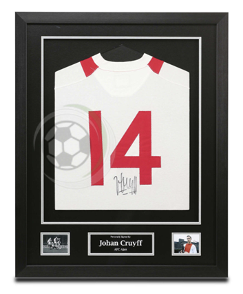 As Gaan wandelen Luchtvaart Prijsvraag: WIN een authentiek gesigneerd Ajax-shirt van Johan Cruijff! |  VoetbalGokken.nl